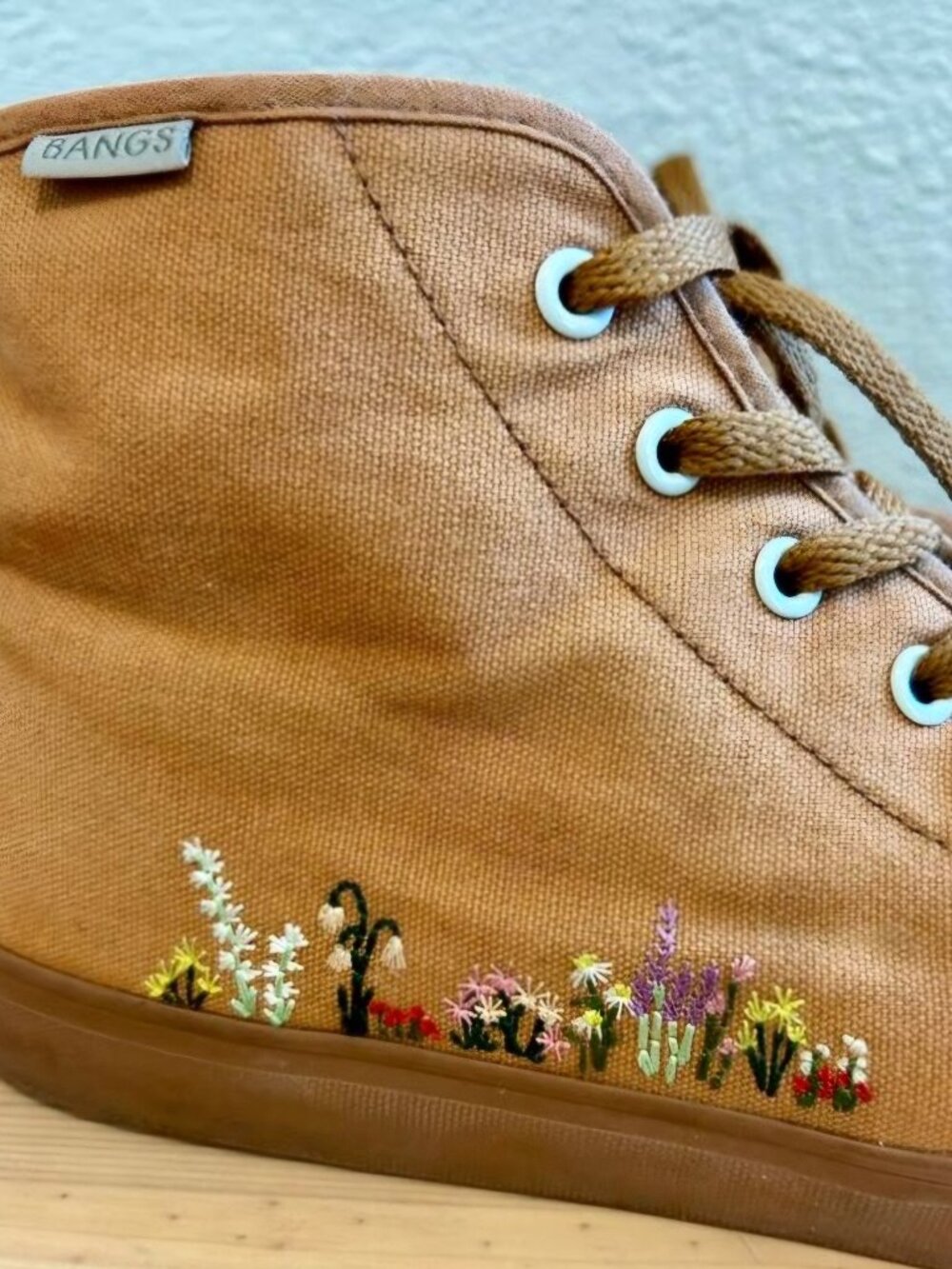Bangs boho spring canvas high top tan shoes Floral embroidery 10.5